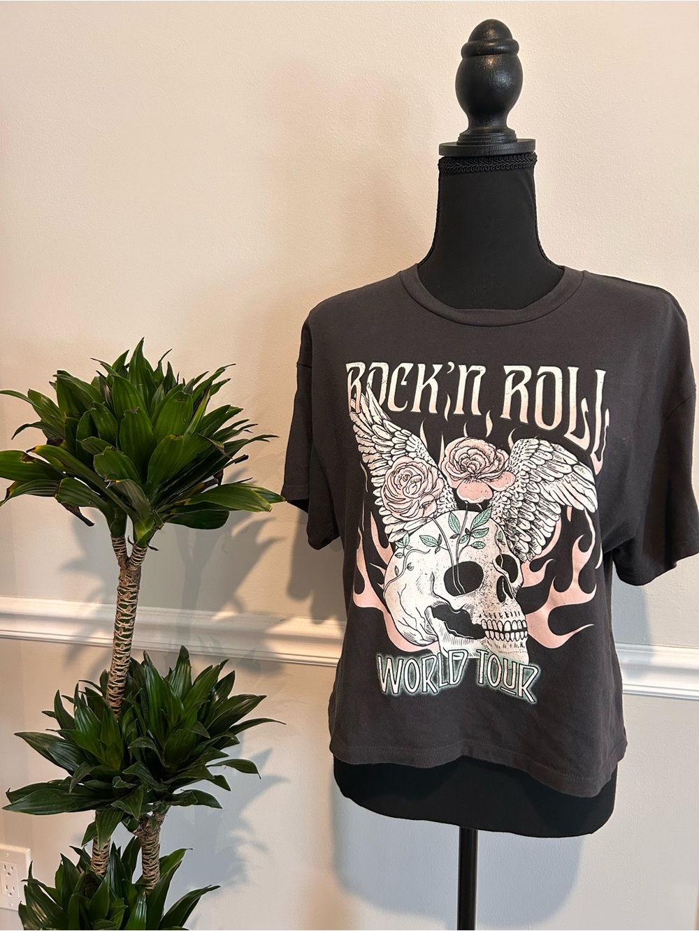 Rock'n Roll Graphic Crop Tee - Black Size Medium